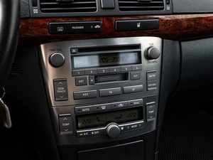 Седан Toyota Avensis 2004 года, 678000 рублей, Краснодар