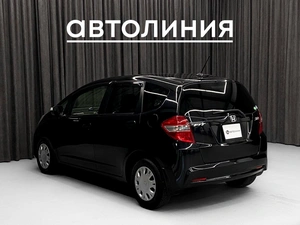 Хетчбэк Honda Fit 2013 года, 845000 рублей, Красноярск