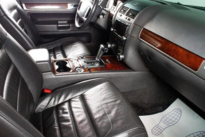 Внедорожник Volkswagen Touareg 2010 года, 1469000 рублей, Сургут