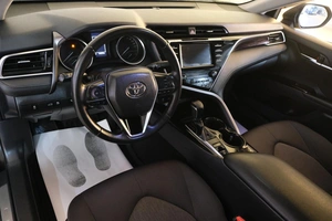 Седан Toyota Camry 2018 года, 2749000 рублей, Омск