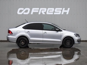 Седан Volkswagen Polo 2015 года, 960000 рублей, Краснодар