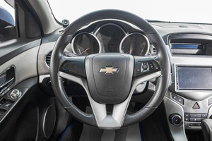 Седан Chevrolet Cruze 2011 года, 799000 рублей, Барнаул