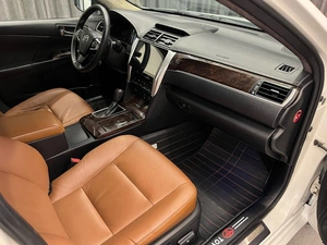 Седан Toyota Camry 2017 года, 1799000 рублей, Красноярск
