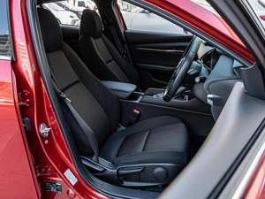 Хетчбэк Mazda 3 2019 года, 1747000 рублей, Краснодар