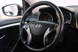 Хетчбэк Hyundai i30 2013 года, 849000 рублей, Омск