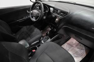 Хетчбэк Kia Rio 2015 года, 1049000 рублей, Новокузнецк