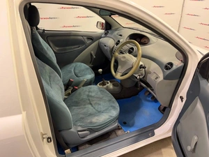 Хетчбэк Toyota Vitz 2000 года, 249000 рублей, Красноярск
