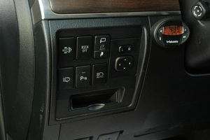 Внедорожник Toyota Land Cruiser 2017 года, 6489000 рублей, Омск