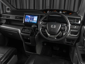 Минивэн Honda Stepwgn 2015 года, 1819000 рублей, Тюмень