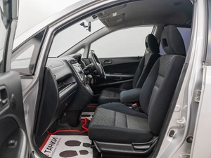 Минивэн Honda Stream 2006 года, 670000 рублей, Красноярск