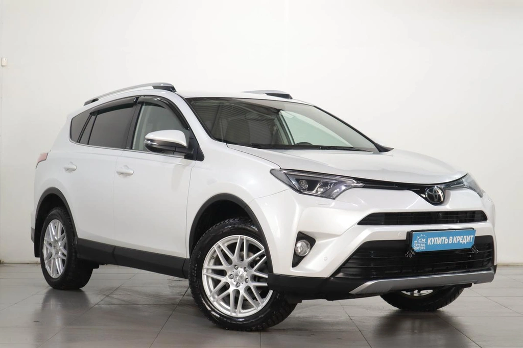 Внедорожник Toyota RAV4 2018 года, 3929000 рублей, Челябинск