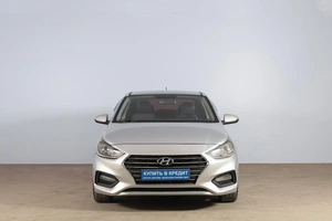 Седан Hyundai Solaris 2017 года, 999000 рублей, Новосибирск