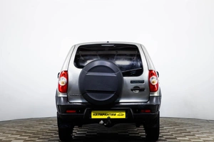 Внедорожник Chevrolet Niva 2016 года, 699000 рублей, Пермь