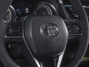 Седан Toyota Camry 2019 года, 2950000 рублей, Ростов-на-Дону