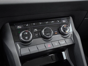 Внедорожник Skoda Karoq 2022 года, 2450000 рублей, Волгоград