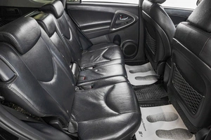 Внедорожник Toyota RAV4 2011 года, 1799000 рублей, Барнаул