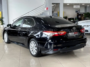 Седан Toyota Camry 2019 года, 2187000 рублей, Солонцы