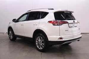 Внедорожник Toyota RAV4 2017 года, 2700000 рублей, Брянск