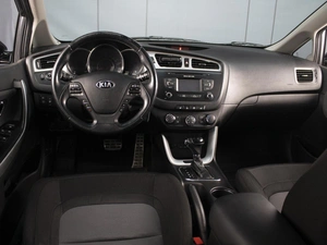 Хетчбэк Kia Ceed 2013 года, 1110000 рублей, Омск