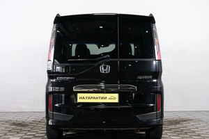 Минивэн Honda Stepwgn Spada 2017 года, 2289000 рублей, Красноярск