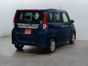 Минивэн Toyota Roomy 2018 года, 1025000 рублей, Красноярск