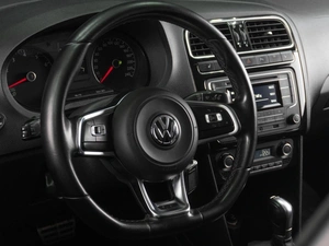 Седан Volkswagen Polo 2016 года, 1369000 рублей, Тюмень