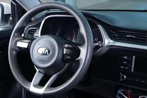 Седан Kia Rio 2021 года, 1459000 рублей, Тюмень