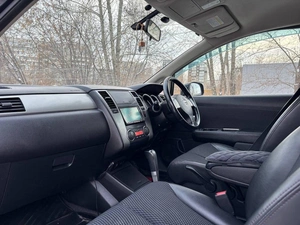 Хетчбэк Nissan Tiida 2010 года, 750000 рублей, Красноярск