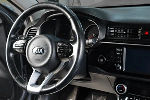 Седан Kia Rio 2019 года, 1469000 рублей, Тюмень