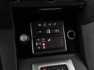 Внедорожник Land Rover Discovery 2014 года, 2577077 рублей, Москва