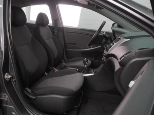 Седан Hyundai Solaris 2013 года, 869000 рублей, Воронеж
