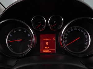 Хетчбэк Opel Astra 2011 года, 933000 рублей, Воронеж