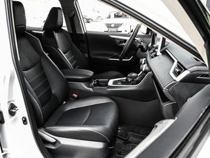 Внедорожник Toyota RAV4 2021 года, 4079000 рублей, Кирилловка