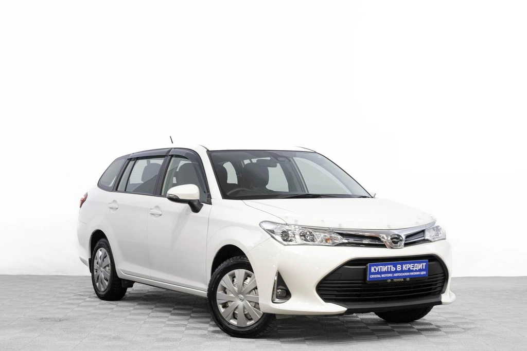 Универсал Toyota Corolla Fielder 2018 года, 1349000 рублей, Барнаул