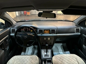 Седан Opel Vectra 2006 года, 597000 рублей, Красноярск