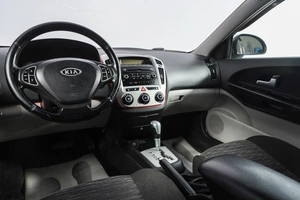 Хетчбэк Kia Ceed 2009 года, 869000 рублей, Новосибирск