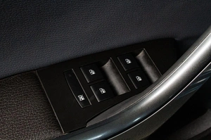 Седан Opel Astra 2014 года, 689000 рублей, Сургут