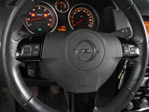 Хетчбэк Opel Astra 2013 года, 679000 рублей, Воронеж