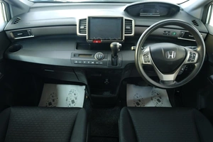 Минивэн Honda Freed 2012 года, 1149000 рублей, Омск