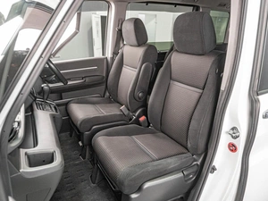 Минивэн Honda Stepwgn Spada 2016 года, 1849000 рублей, Тюмень