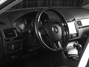 Внедорожник Volkswagen Touareg 2013 года, 2589000 рублей, Тюмень