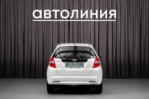 Хетчбэк Honda Fit 2013 года, 950000 рублей, Красноярск