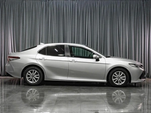 Седан Toyota Camry 2018 года, 2749000 рублей, Тюмень