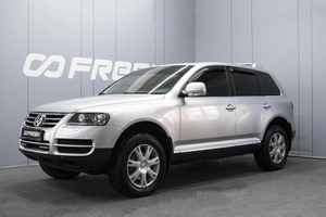 Внедорожник Volkswagen Touareg 2006 года, 1020000 рублей, Омск