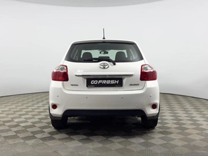 Хетчбэк Toyota Auris 2011 года, 863100 рублей, Казань