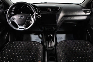 Седан Kia Rio 2017 года, 1019000 рублей, Сургут