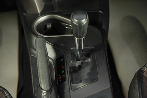 Внедорожник Toyota RAV4 2016 года, 2499000 рублей, Новосибирск