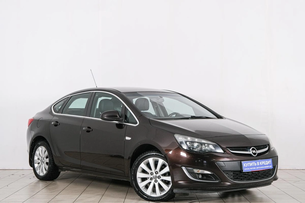Седан Opel Astra 2014 года, 929000 рублей, Красноярск