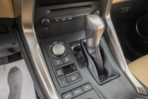 Внедорожник Lexus NX 2015 года, 2689000 рублей, Барнаул