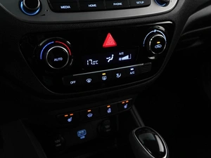 Седан Hyundai Solaris 2019 года, 1399046 рублей, Москва